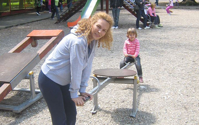 igranje u parku sa decom